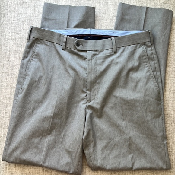 Roundtree & Yorke Travel Smart Pants - Picture 2 of 5